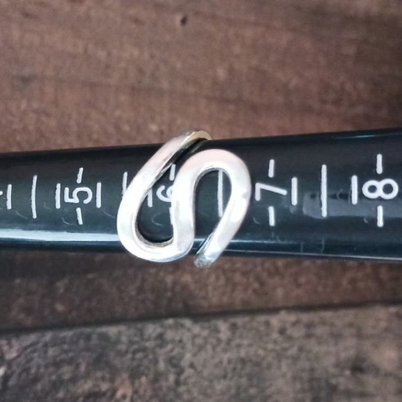 Silver Freeform Swirl Ring - Picture 6 of 11